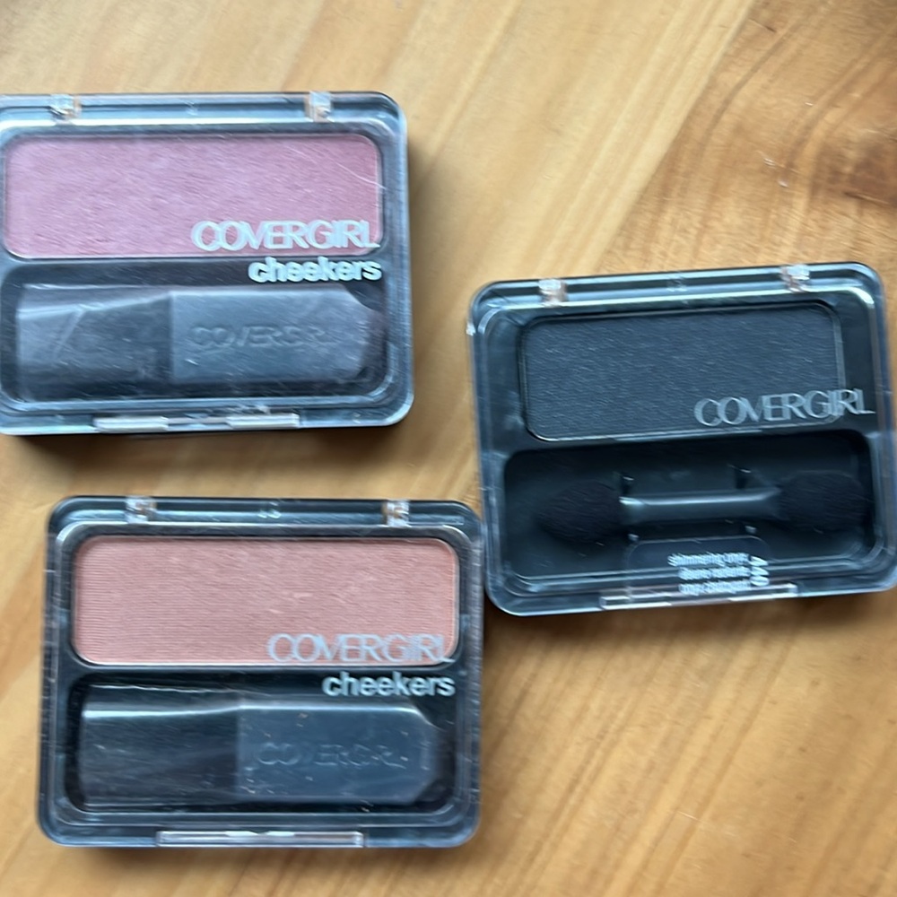 Cover Girl Cheekers Blush x’s2 & Eyeshadow NWT
